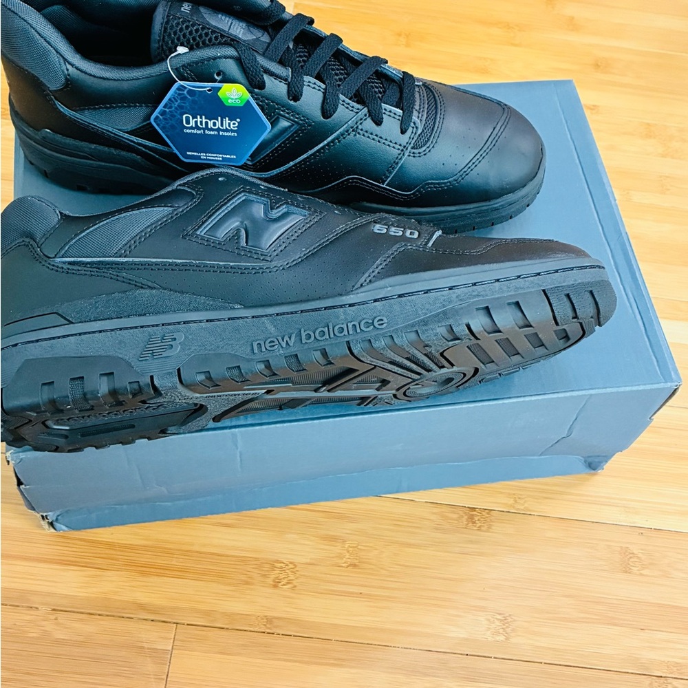 Never worn New Balance Men's Black 550 Sneakers